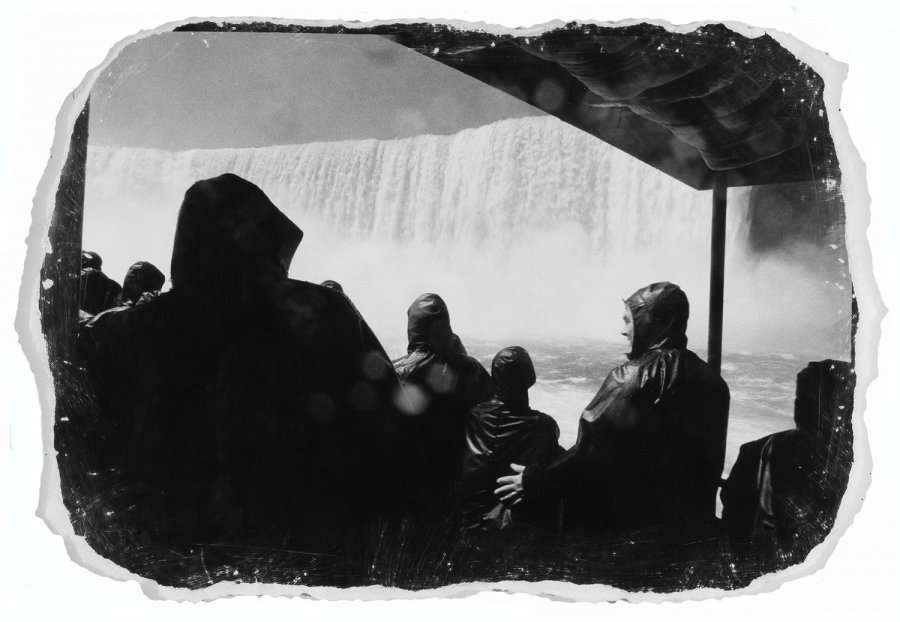 Black and white photo: Niagra Falls, sanded